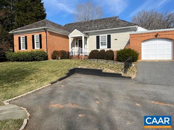 20 Ednam Village St, Charlottesville, VA 22903