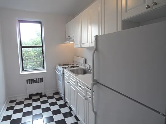 Rented by Goldfarb Properties | media 2