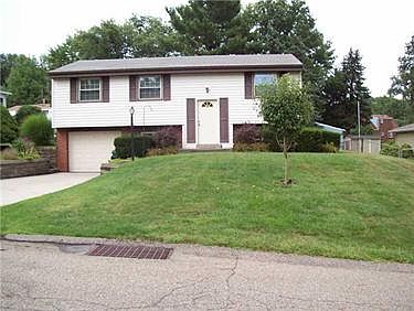 1st image of 2706 Oakmoor Dr