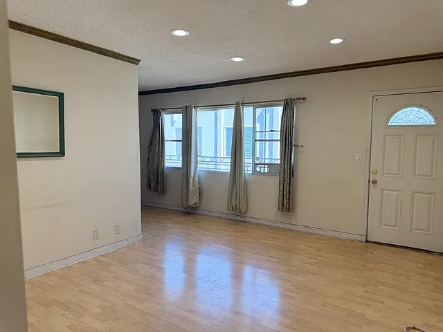 2 bed, $3,300 — Photo 2