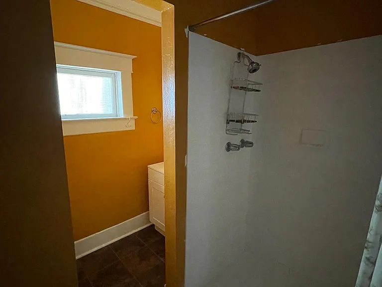 345 5th Ave N #5 — Photo 10