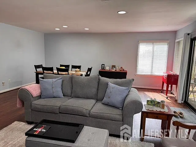 2 bed, 2.5 bath, 1486 sqft, $3,200 — Photo 4
