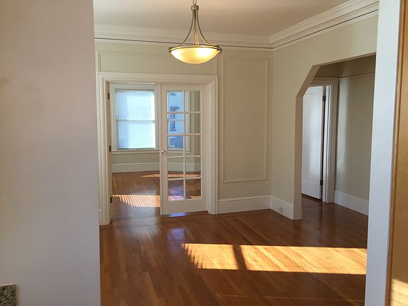 3rd image of 1045 Lake St APT 6