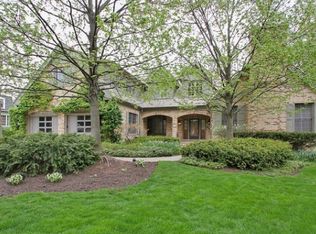 1300 Glenoak Ln, Northbrook, IL 60062