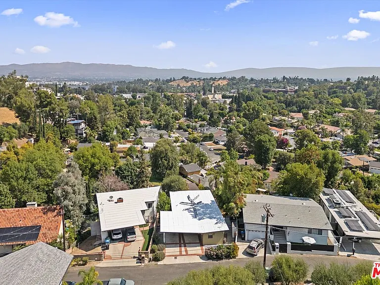 4950 Marmol Dr — Photo 32
