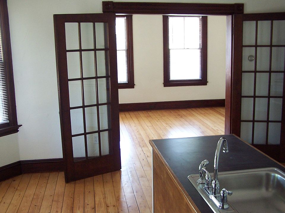2nd image of 30 Monument St #1