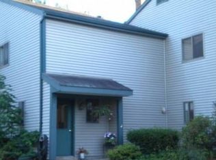 2 Hideaway Ln, Williston, VT 05495