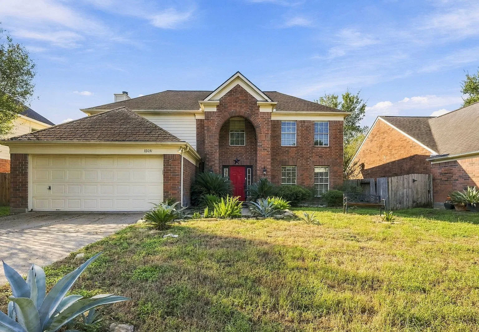 4 bed, 2.5 bath, 2376 sqft, $2,150 — Photo 1