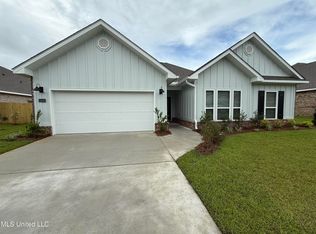 13432 Crane Dr, Vancleave, MS 39565