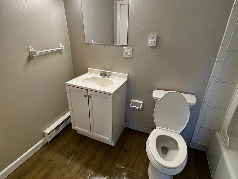 13 Dey St — Photo 2