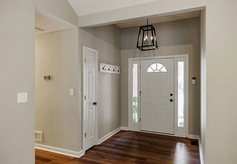 195 Bedford Dr — Photo 4