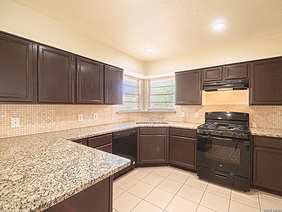 4th image of 243 MAPLEWOOD LN
