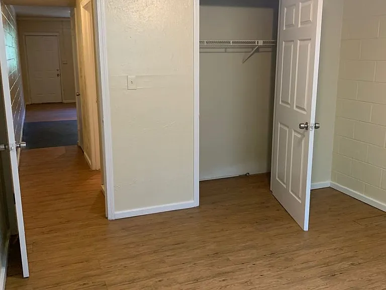 190 Georgia Ave — Photo 6