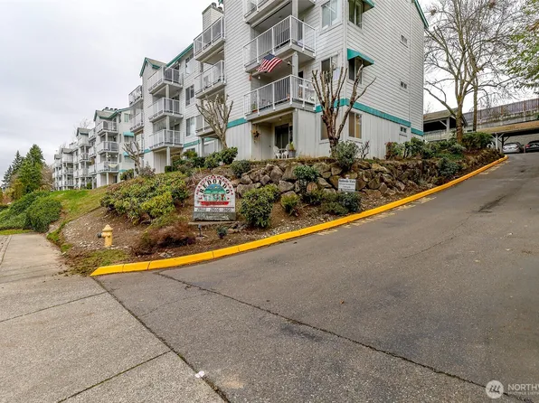 28610 16th Avenue S #103, Federal Way, WA 98003