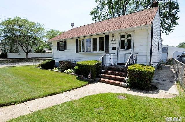 67 Myers Ave Hicksville NY 11801 Zillow