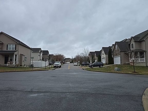 4th image of 344 Majestic Ln