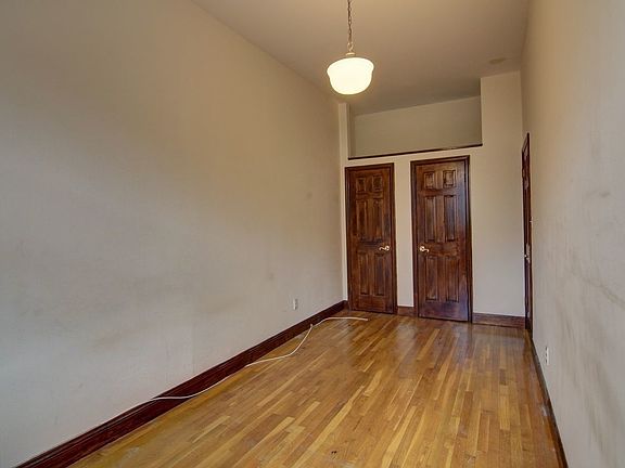 3rd image of 32 W 73rd St #7