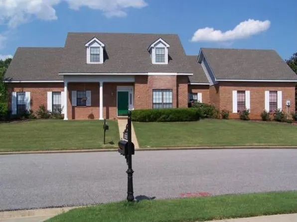 3513 Summerhill Dr, Montgomery, AL 36111