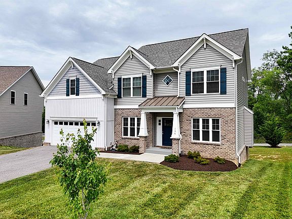 2nd image of 134 Oak Meadow Ln
