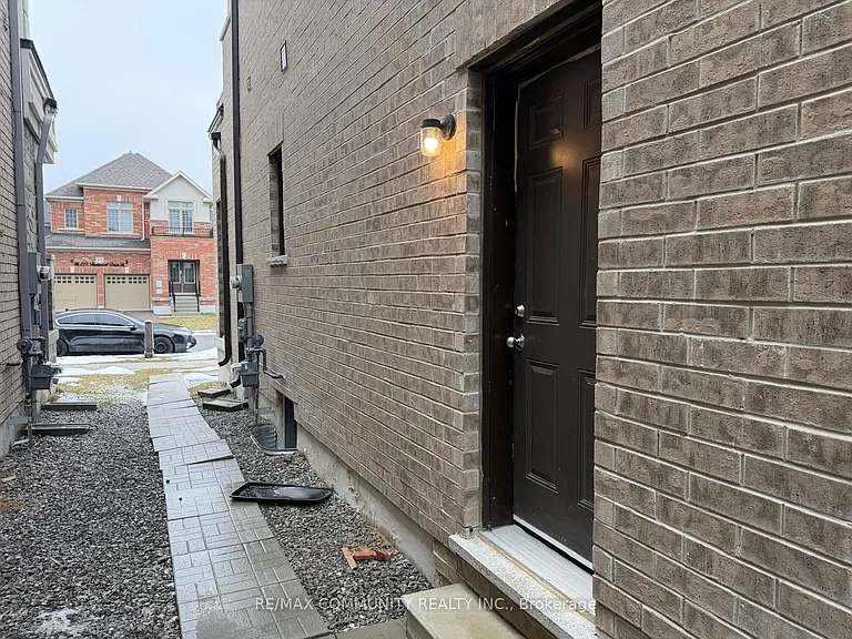 224 Fleetwood Dr #BASEMENT — Photo 25