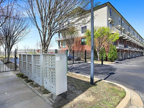 3rd image of 358 N Island Dr APT 102