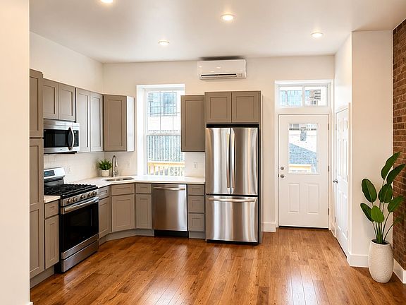4th image of 141 Halladay St Floor 2