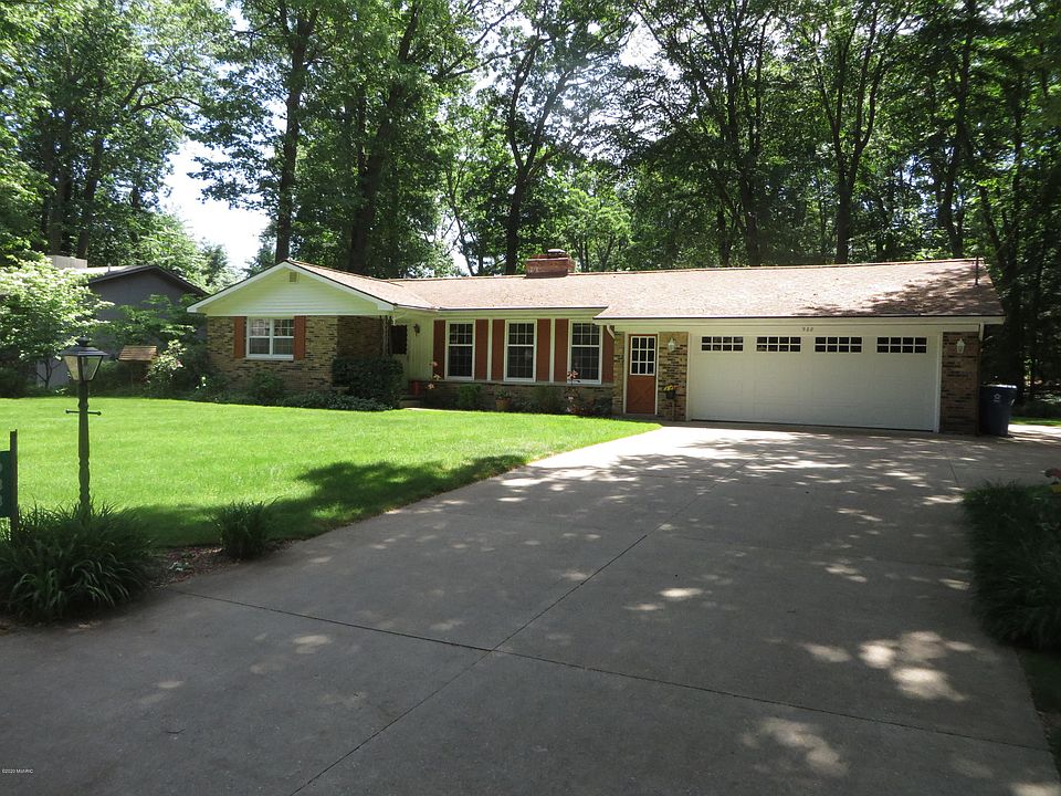 1st image of 988 Sycamore Dr