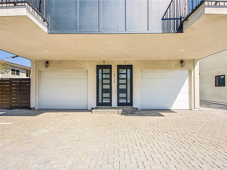 10719 Addison St — Photo 20