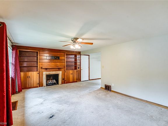 4th image of 2624 Eaton Rd NW