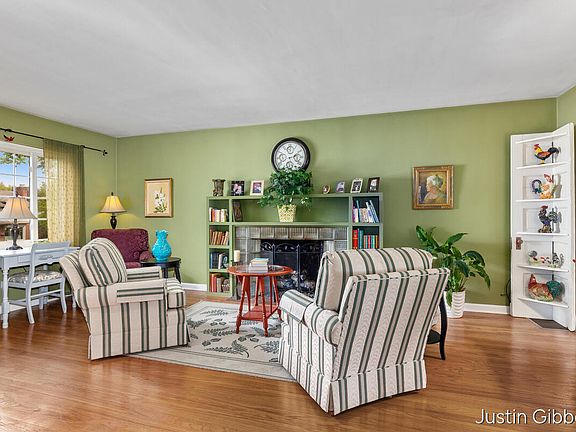 5th image of 1708 Hiawatha Dr SE