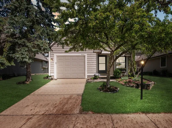 2542 Country Village Ct, Ann Arbor, MI 48103