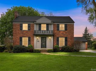 1133 Balfour St, Grosse Pointe Park, MI 48230