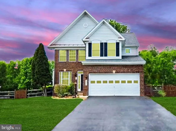 5977 Tapestry Dr, Woodbridge, VA 22193