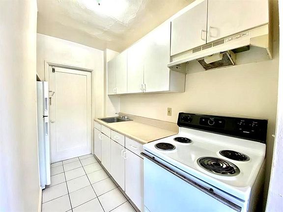 3rd image of 515 57th St APT 3