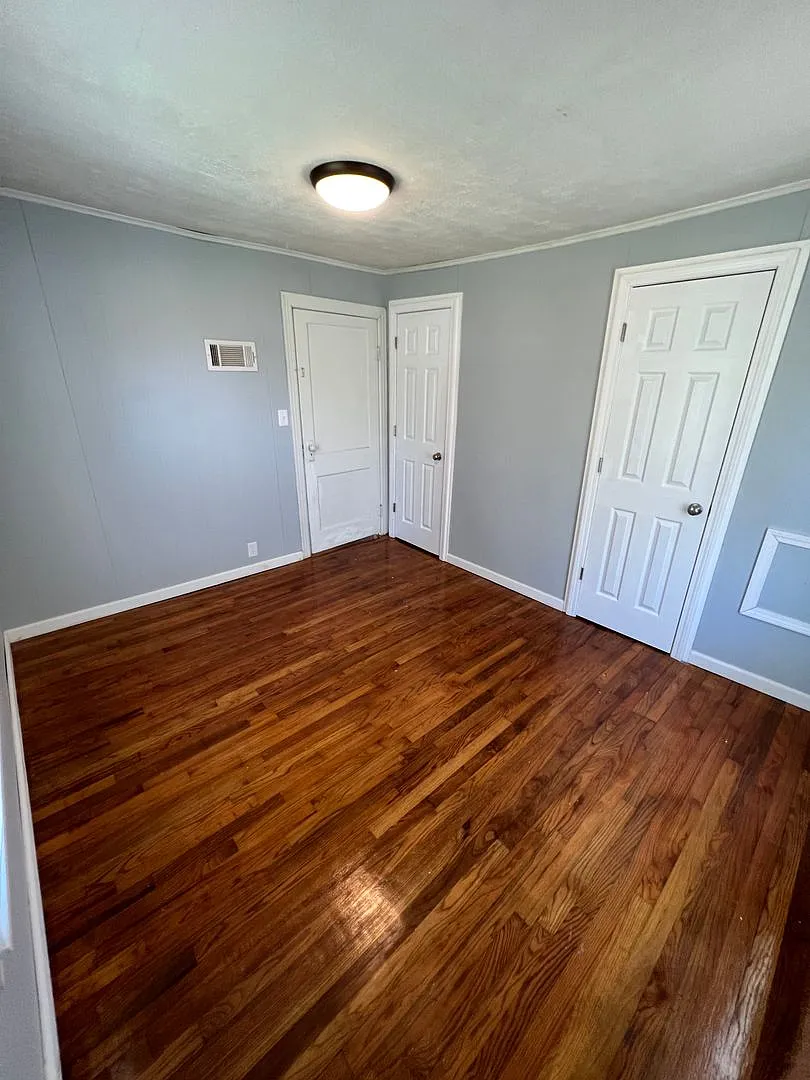 3 Bedroom 1 Bath Home — Photo 4