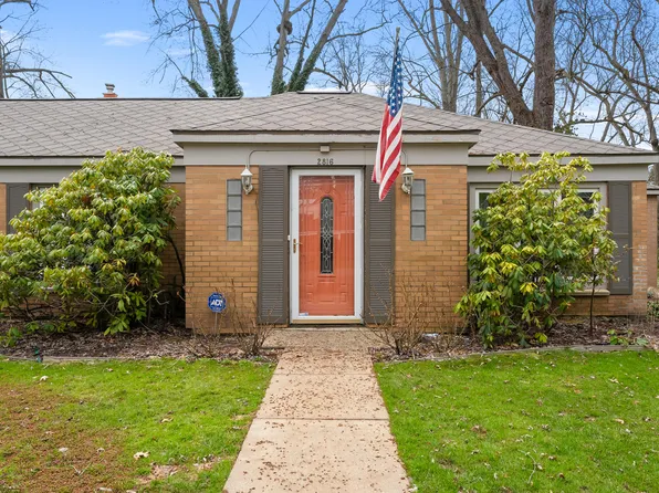 2816 Seamers St, Kalamazoo, MI 49048