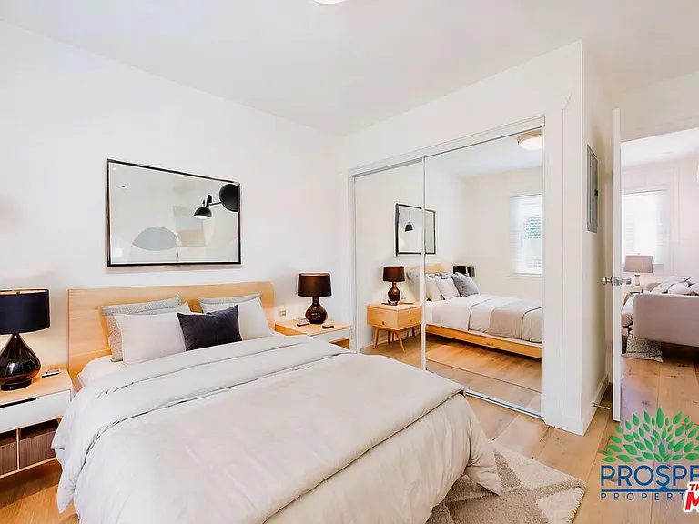 314 N Venice Blvd — Photo 15