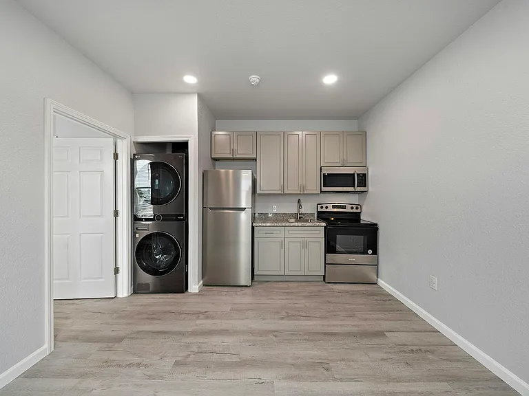 2815 Church St #G — Photo 2