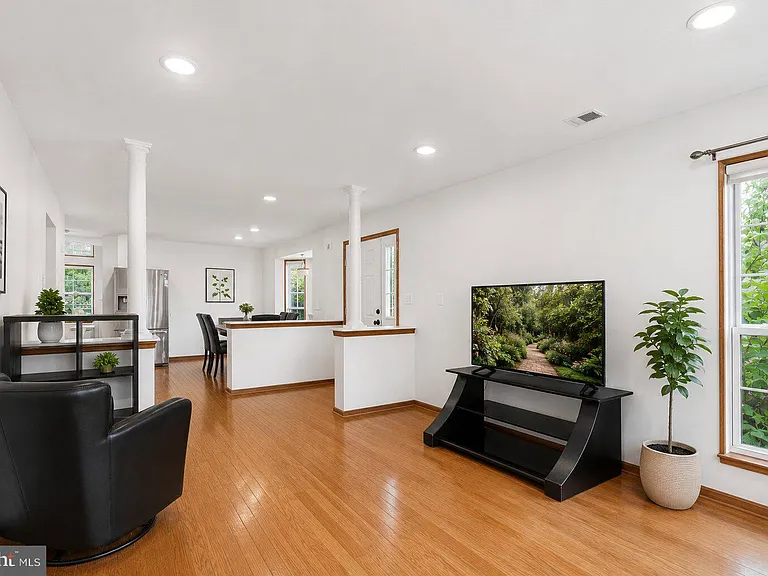 101 Wellington Park Dr — Photo 13