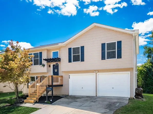 207 Sunset Dr S, Johnstown, OH 43031