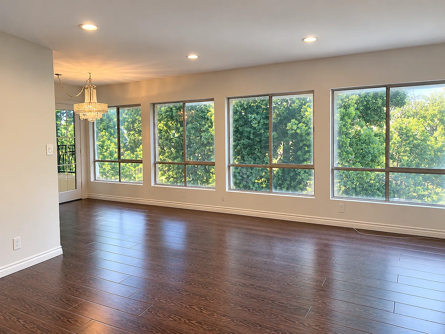 2 bed, 1000 sqft, $3,195 — Photo 2