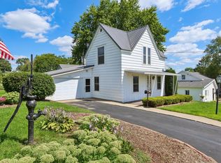 207 4th St, Mineral Point, WI 53565