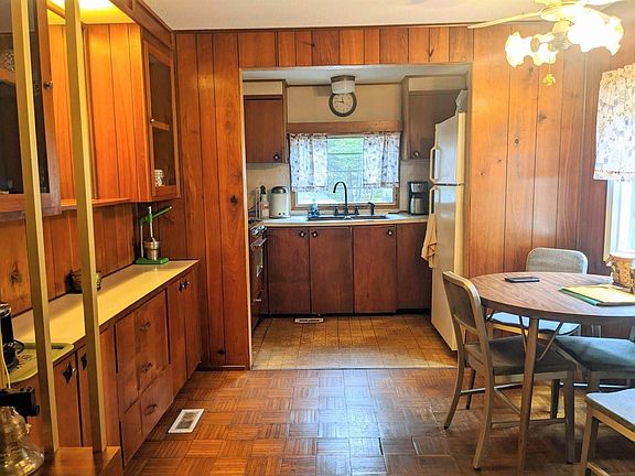 3rd image of 38610 Thornbury Way