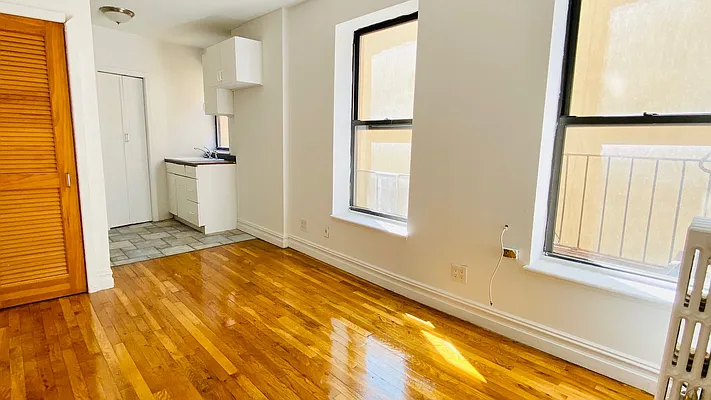 Rented by Compass | media 13