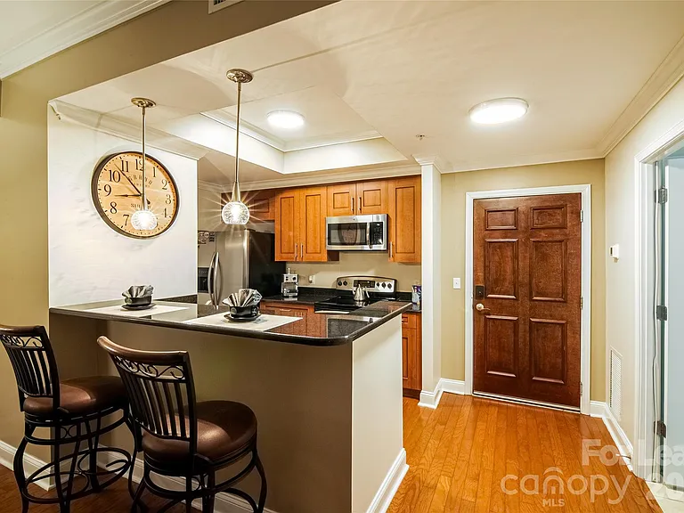300 W 5th St #439 — Photo 5