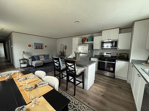 5th image of 182 Windmere Ave