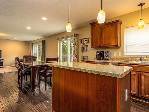 3rd image of 5017 Mandarin Dr