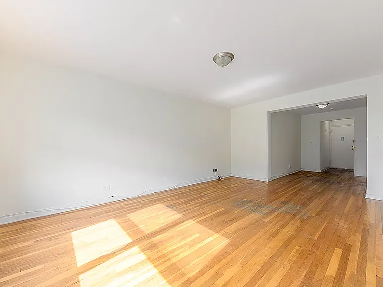 3415 Parsons Blvd #5O — Photo 2