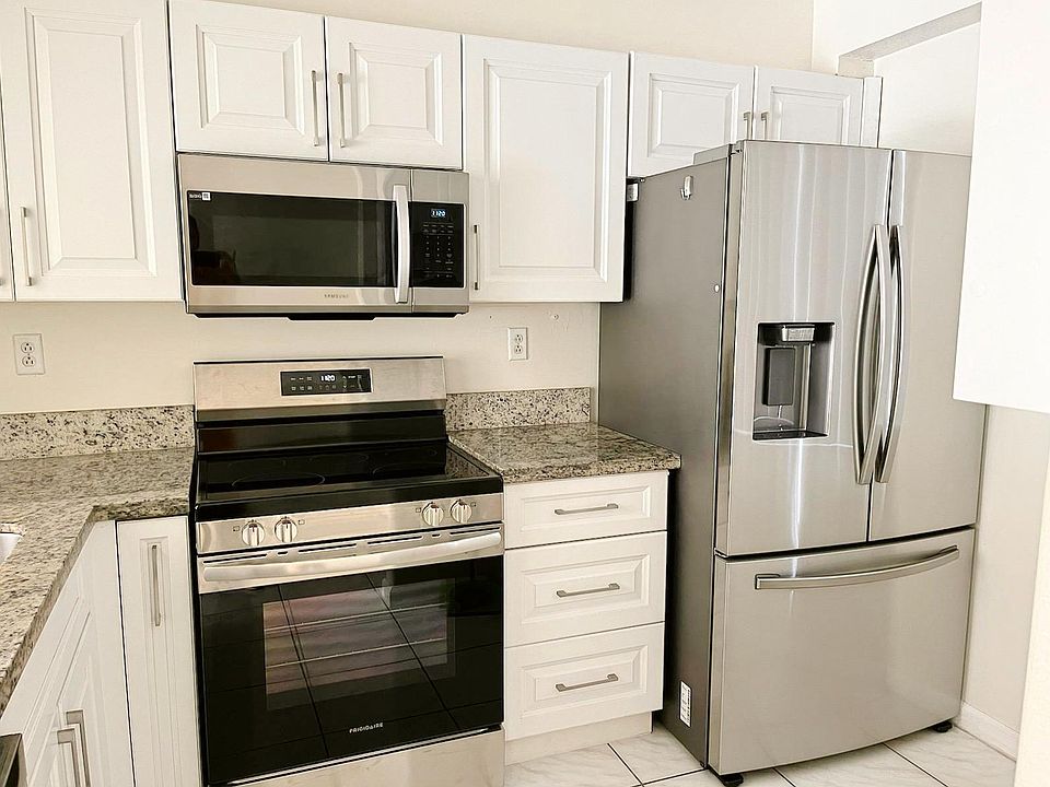 1st image of 925 NW 82nd Ave APT 113-A