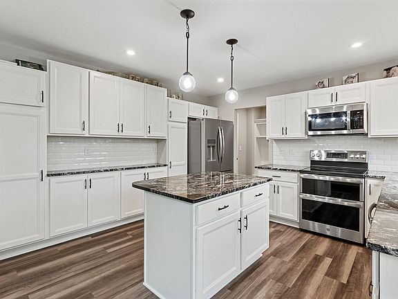 2nd image of 3209 Chloe Ct